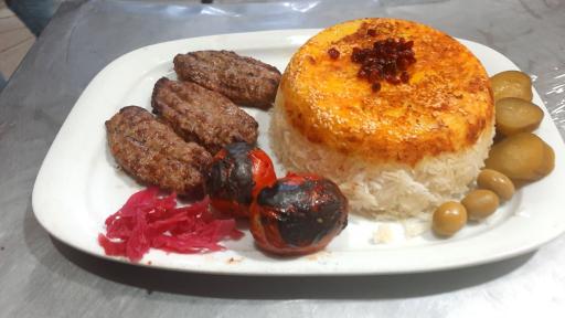 عکس غذای بیرون بر حسین زاده