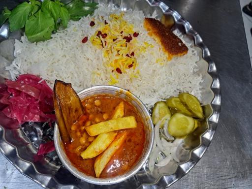 عکس غذای بیرون بر حسین زاده