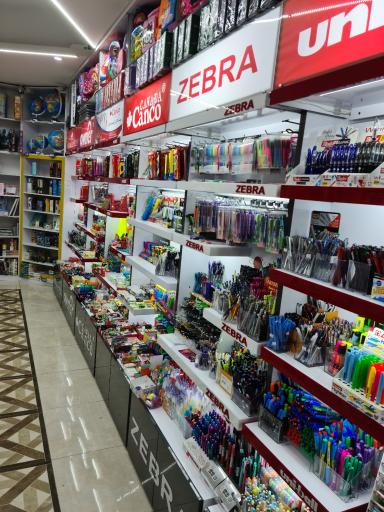 عکس نوشت افزار و کتاب سفیرلند