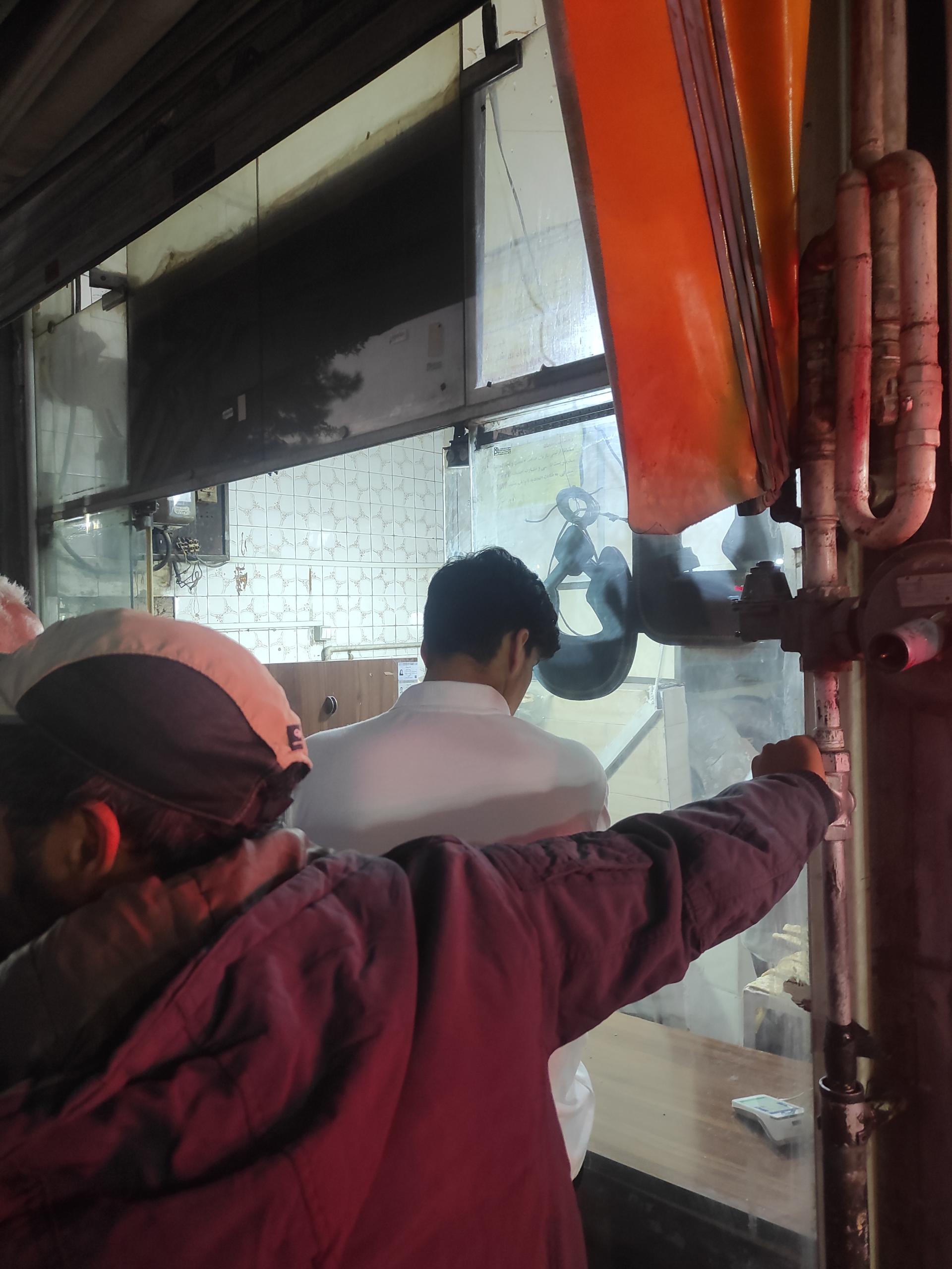 عکس نانوایی لواش دولتی