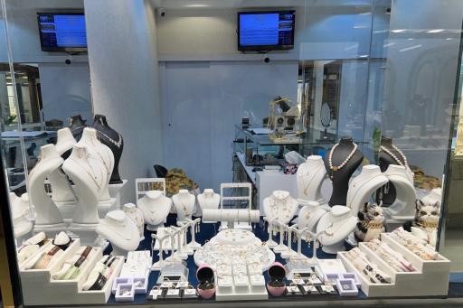 عکس گالري طلا و جواهر مهشاد 