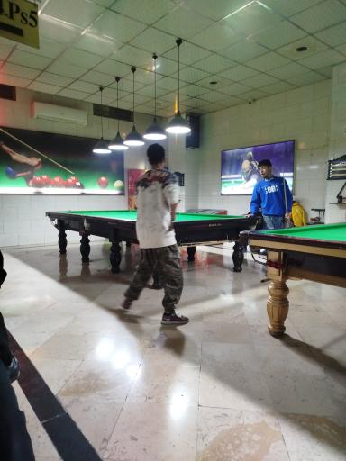 عکس کافه بیلیارد گراف