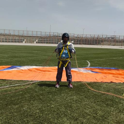 عکس پاراگلایدر مراغه (دکتررزمی)