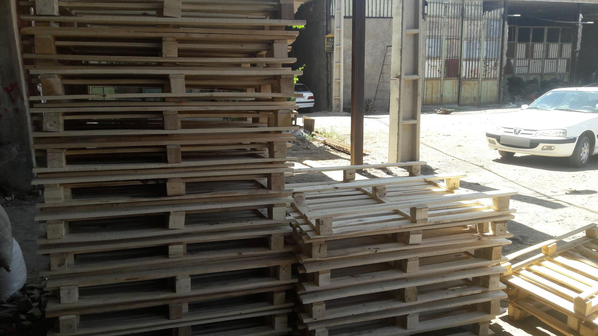 عکس پالت سازی تاکستان