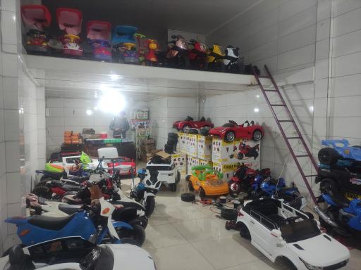 عکس ماشین شارژی عزیز تویز