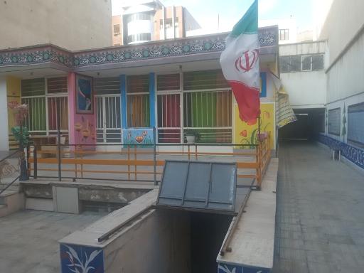 عکس دبيرستان دخترانه نيوشا (متوسطه اول)