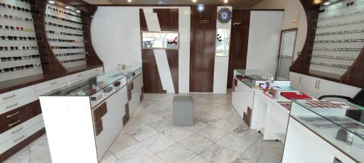 عکس اپتومتری و عینک آیریس