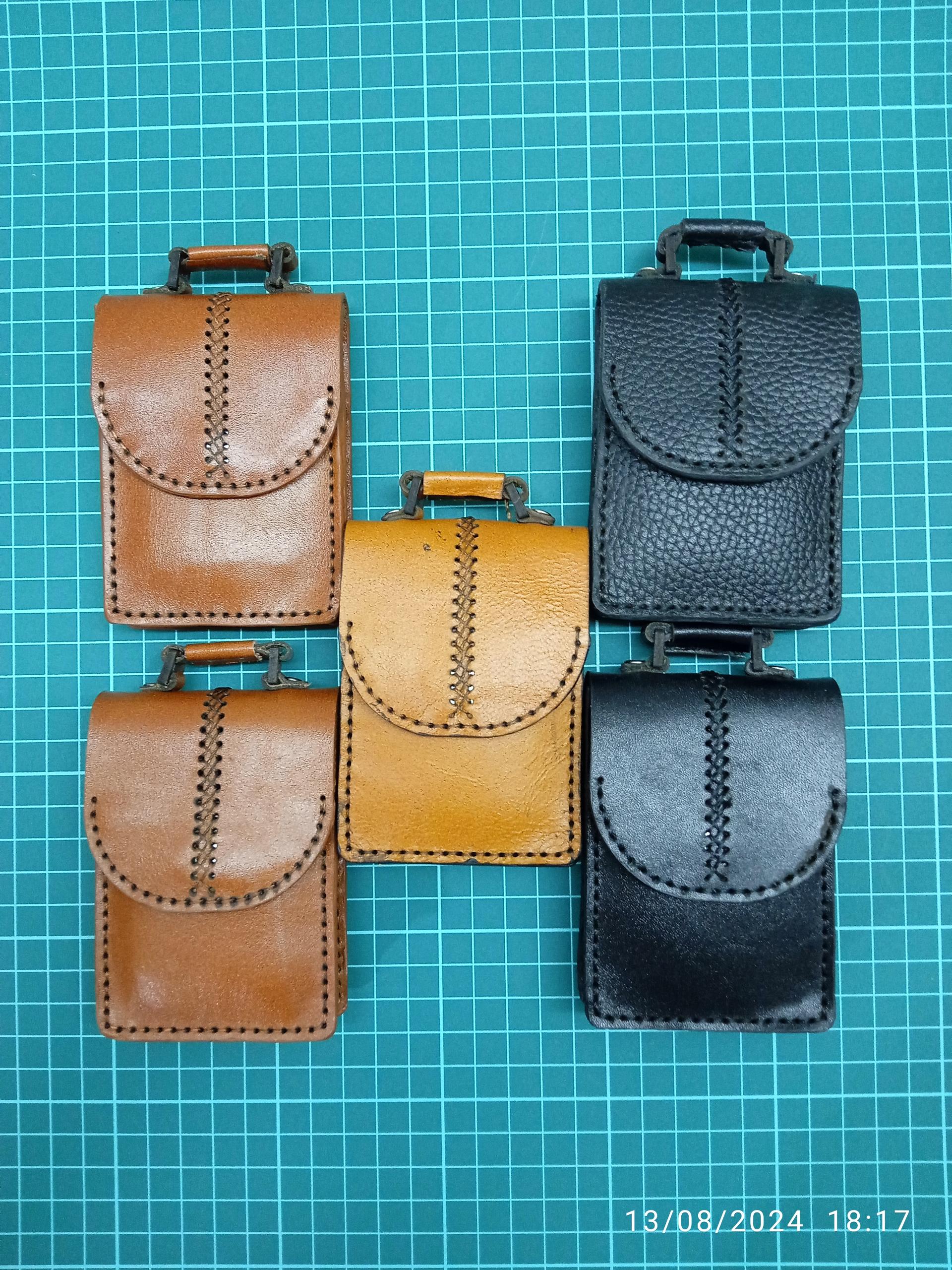 عکس کارگاه چرم دوزی حیدرزاده