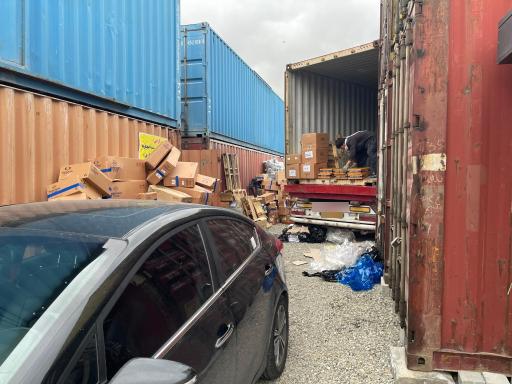 عکس انبار کانتینر احسان زندیه