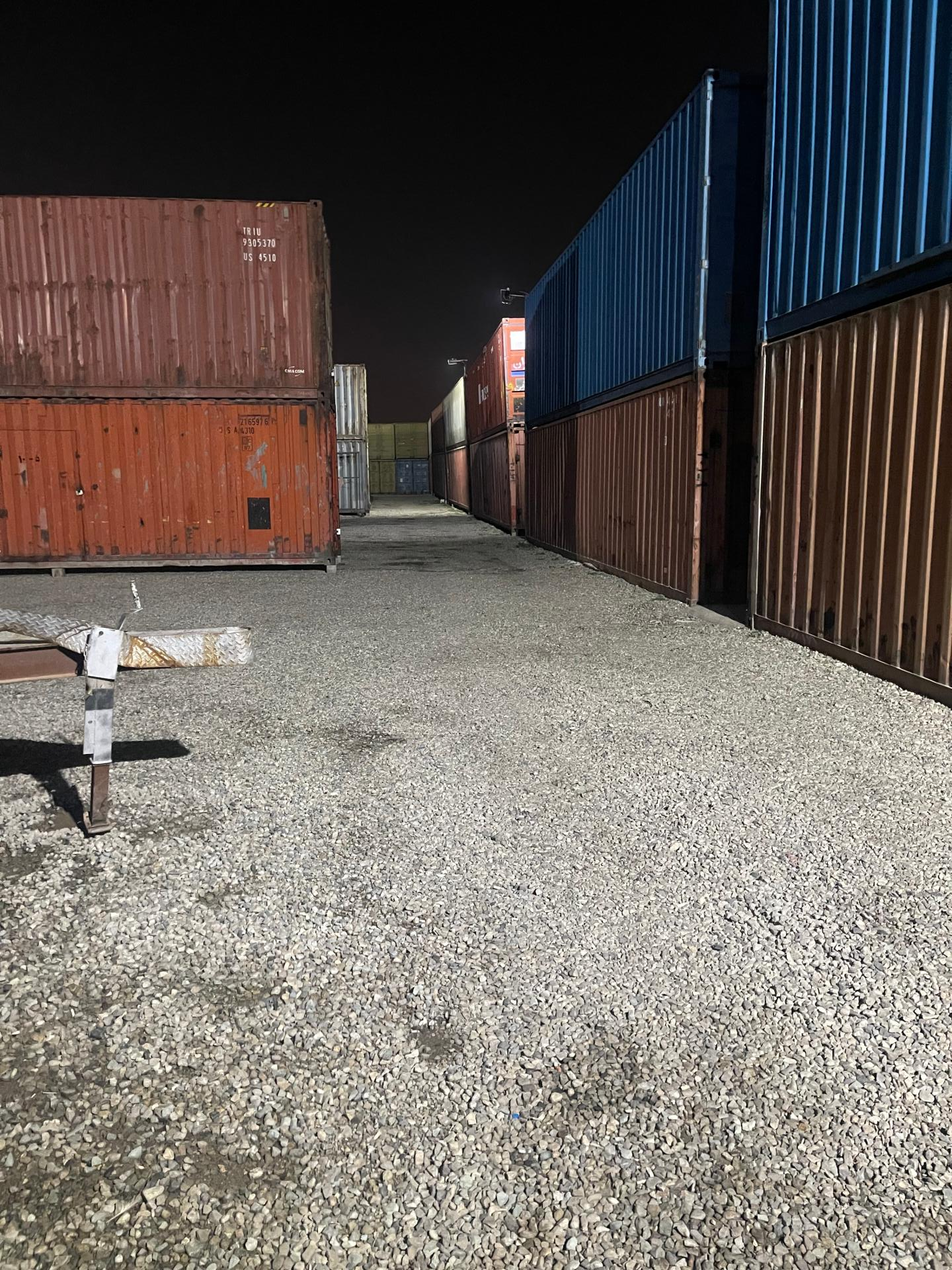 عکس انبار کانتینر احسان زندیه