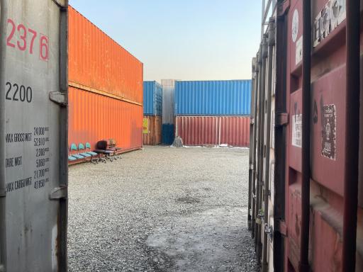 عکس انبار کانتینر احسان زندیه