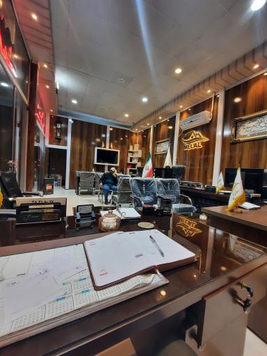 عکس مشاورین املاک ملل