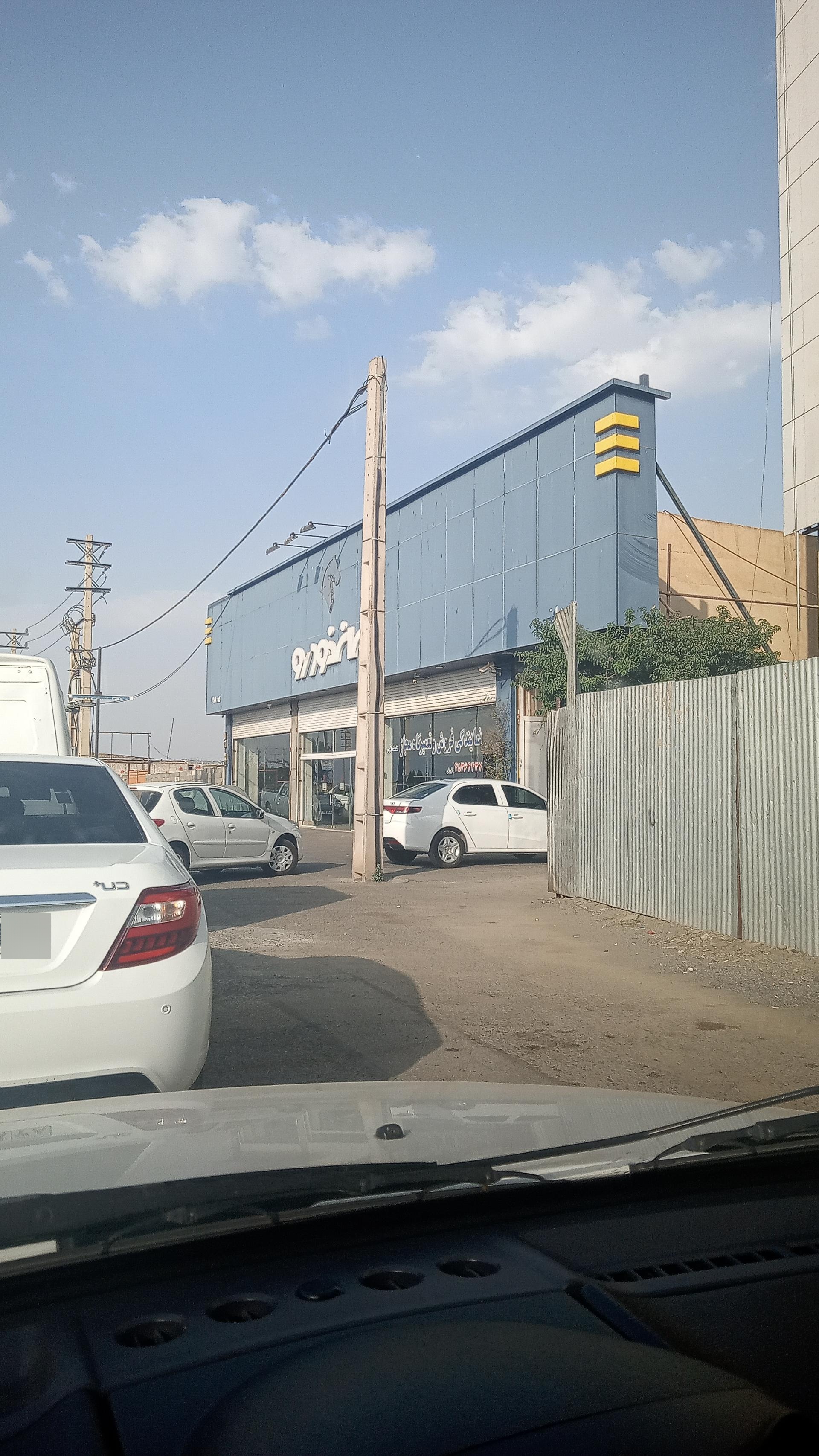 عکس نمایندگی ۱۲۸۷ ایران خودرو (حمداله همدانی)