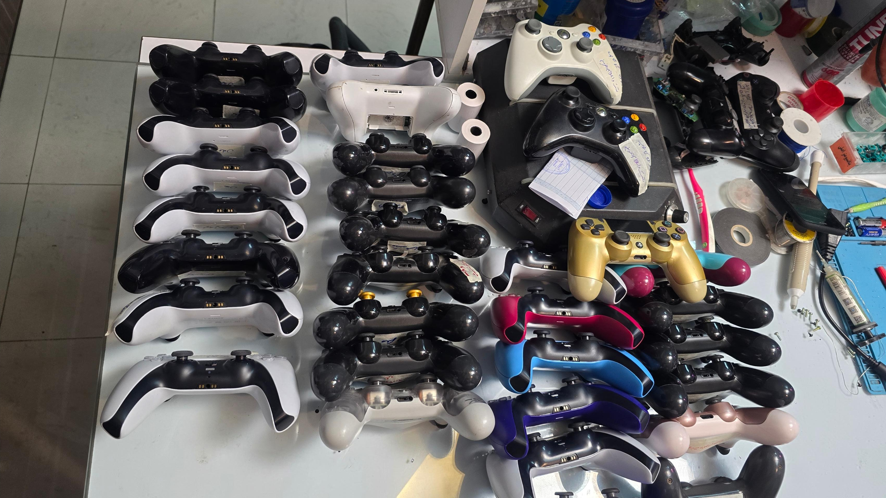 عکس تعمیرات کنسول بازی