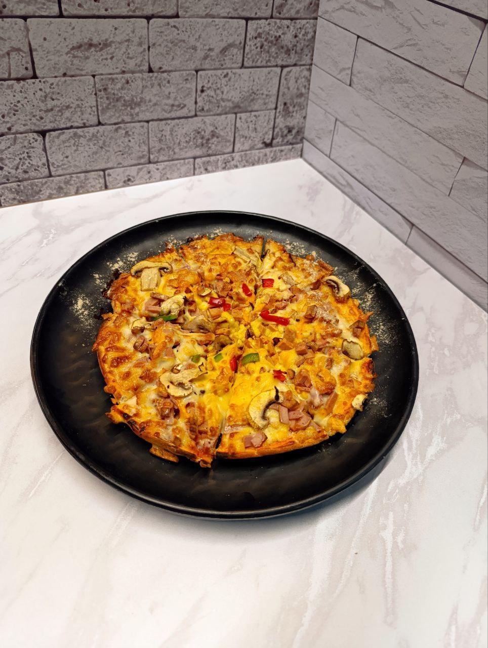عکس پیتزا تخصصی چاشتا 