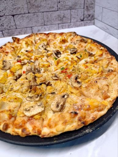 عکس پیتزا تخصصی چاشتا 