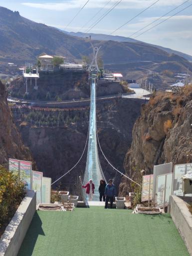 عکس پل معلق شیشه ای هیر