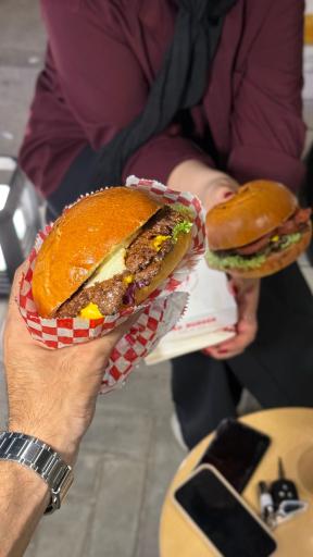 عکس رَد کافه بیکری