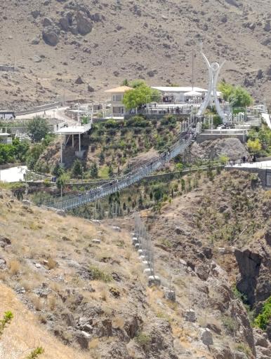 عکس پل معلق شیشه ای هیر