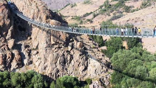 عکس پل معلق شیشه ای هیر