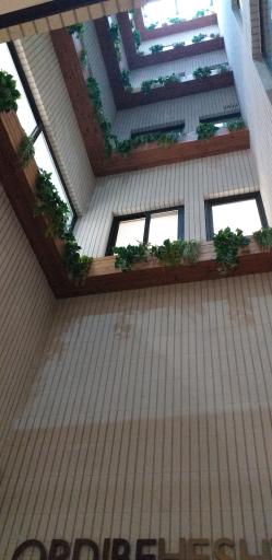 عکس ساختمان پزشکان اردیبهشت