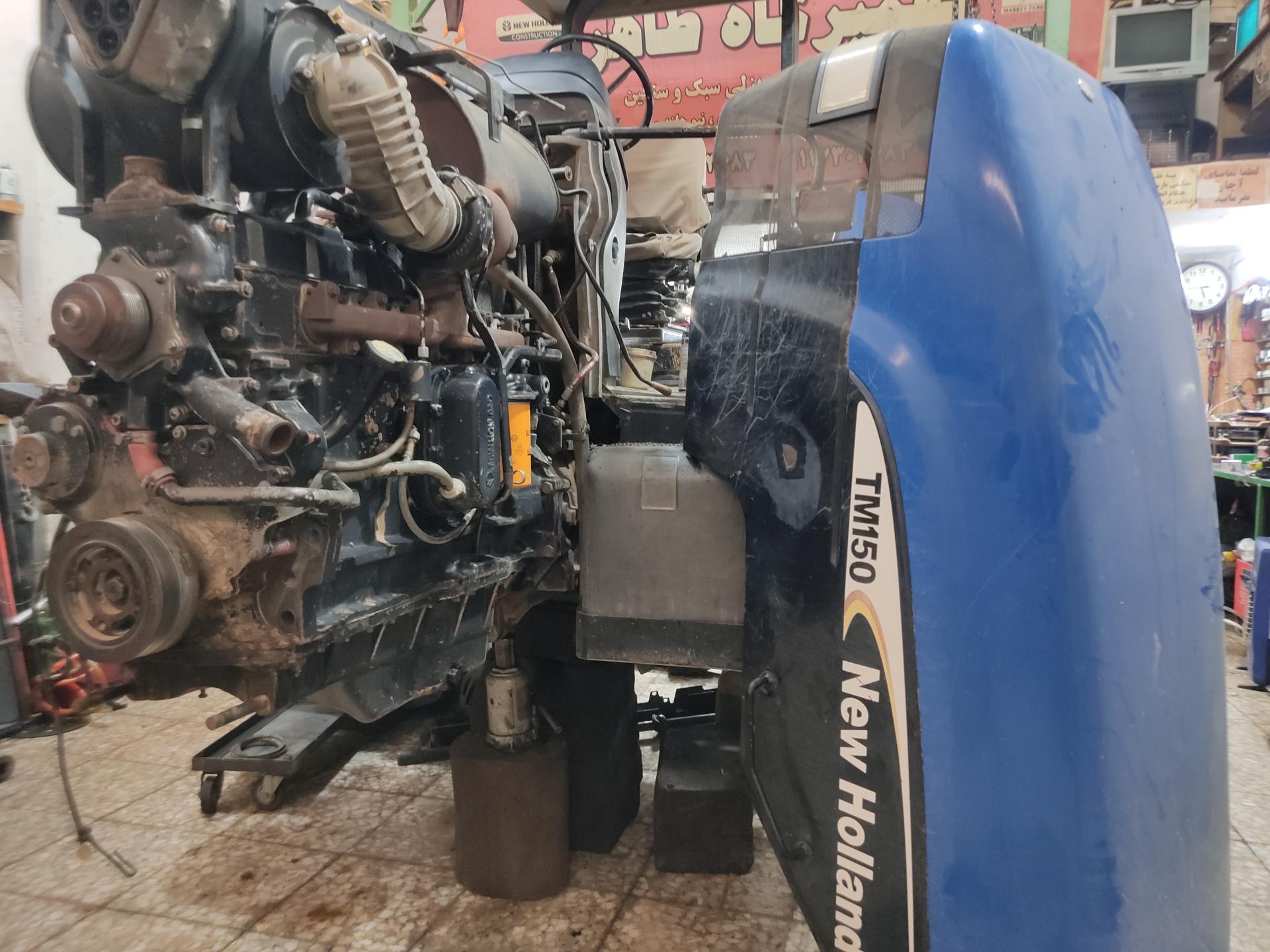 عکس تعمیرگاه طاهر