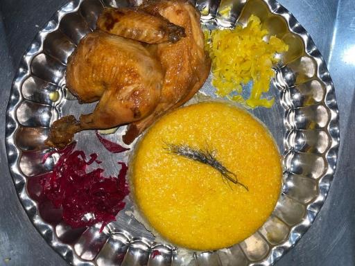 عکس تهیه غذای ناردونه