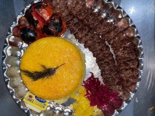 عکس تهیه غذای ناردونه