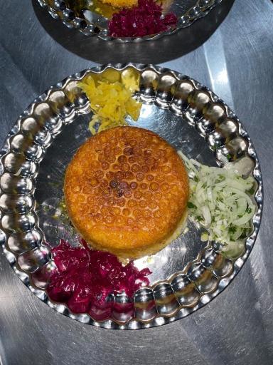 عکس تهیه غذای ناردونه