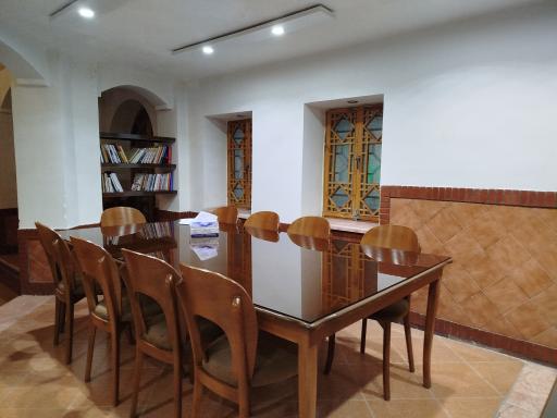 عکس کافه کتاب واژه