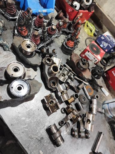 عکس تعمیرگاه تریلی امیرمحمد