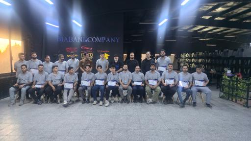 عکس مجتمع آموزشی و خودرویی بیابانی