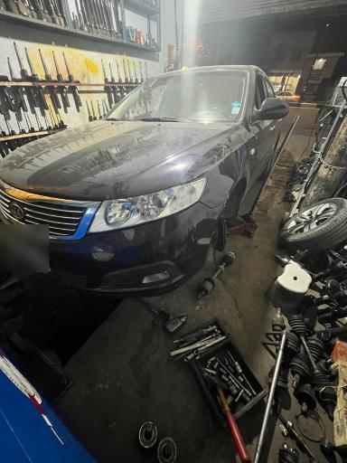 عکس تعمیرگاه و فروشگاه تهران پلوس