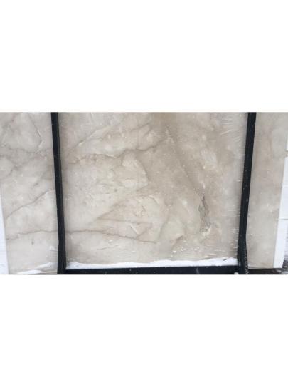 عکس روشن سنگ پرسپولیس