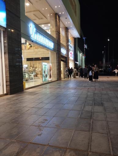 عکس مرکز خرید نیکا