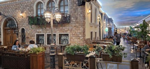 عکس فست فود چیکن فکتوری