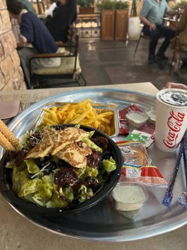 عکس فست فود چیکن فکتوری