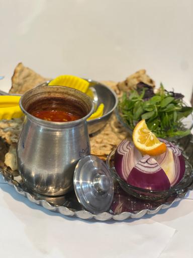 صبحانه سرا و بناب کبابی ائل دار