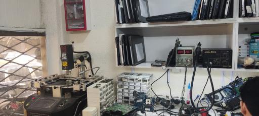 عکس تعمیرات لپ تاپ آریا