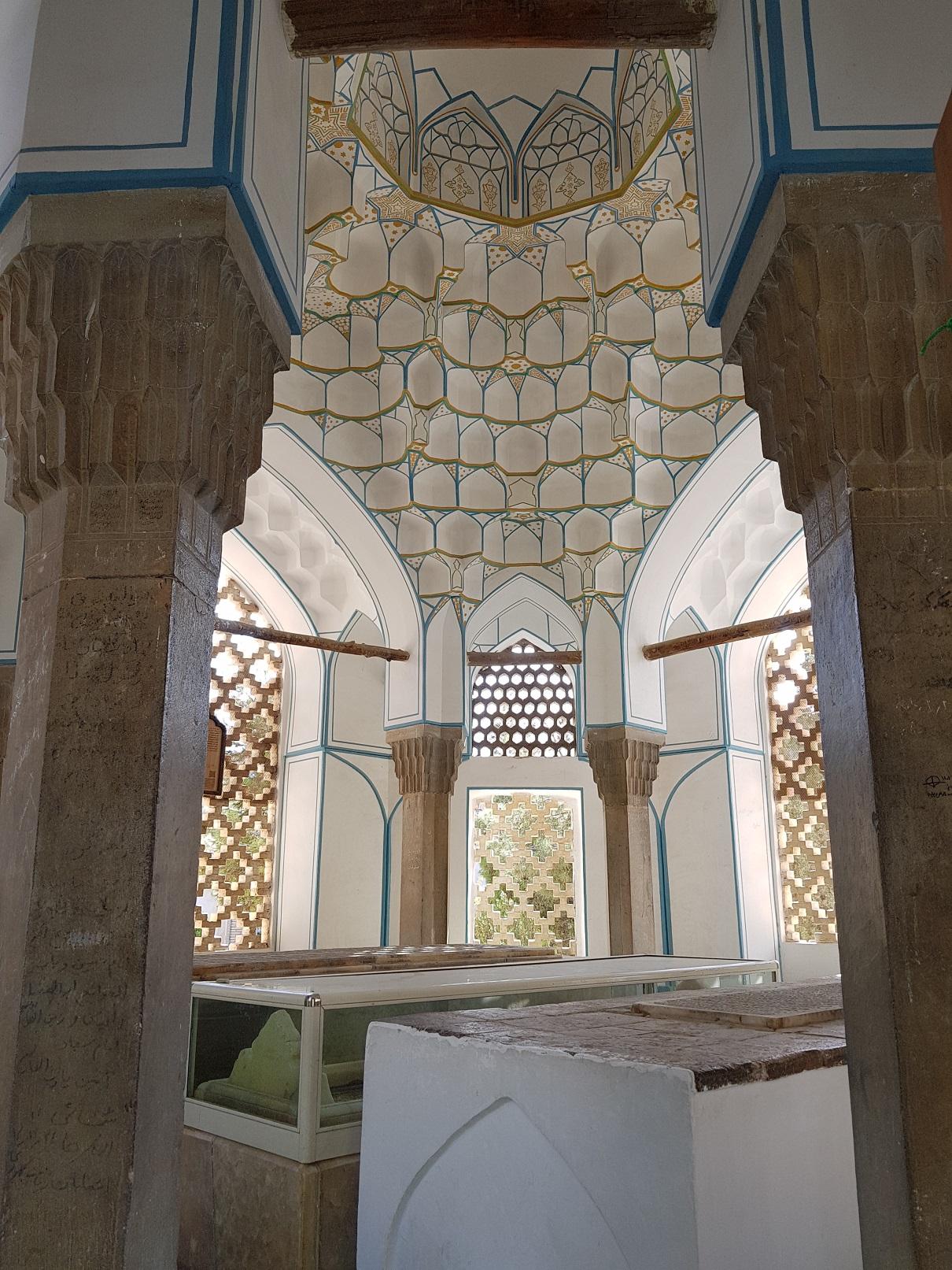 عکس تکیه مادر شازده