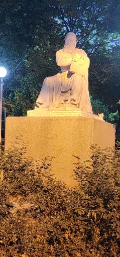 عکس مجسمه خیام 