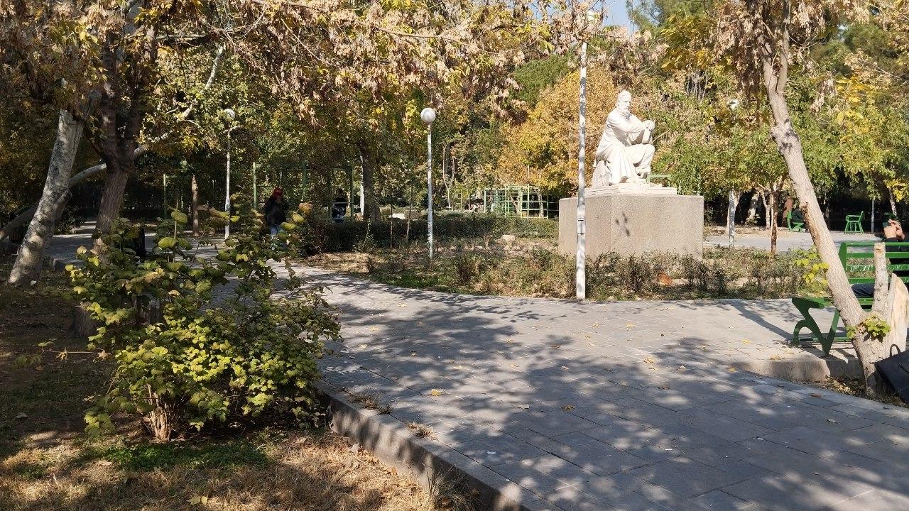 عکس مجسمه خیام 