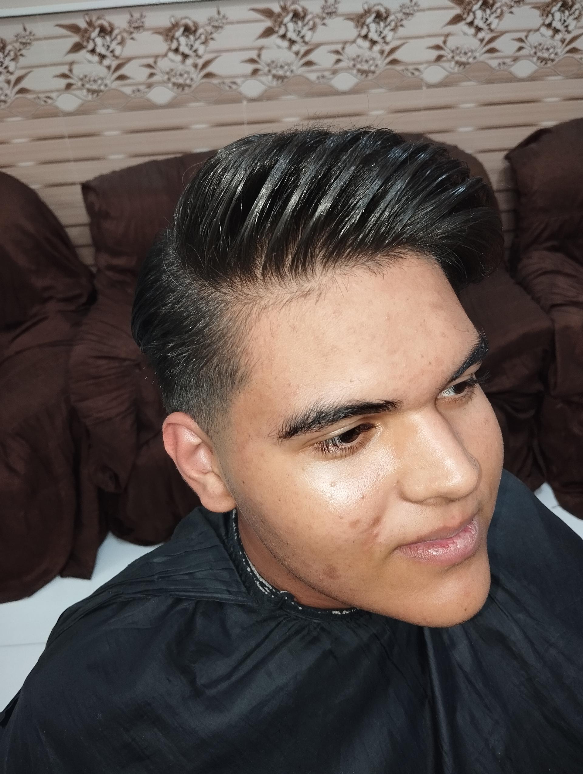 عکس پیرایش امین