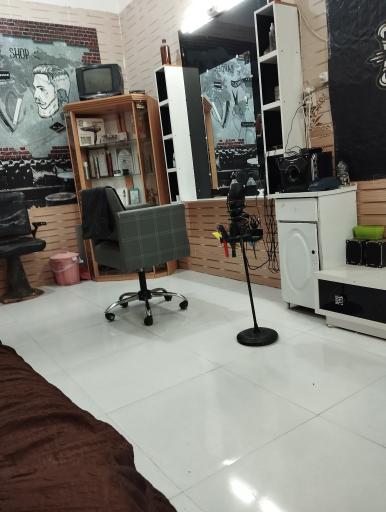 عکس پیرایش امین