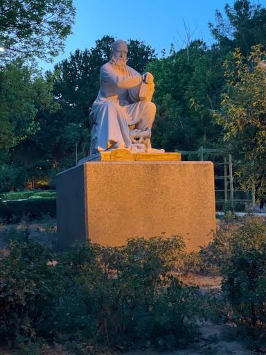 عکس مجسمه خیام 