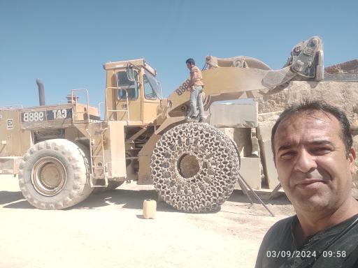 عکس تعمیرگاه ماشین آلات راهسازی ایزی 