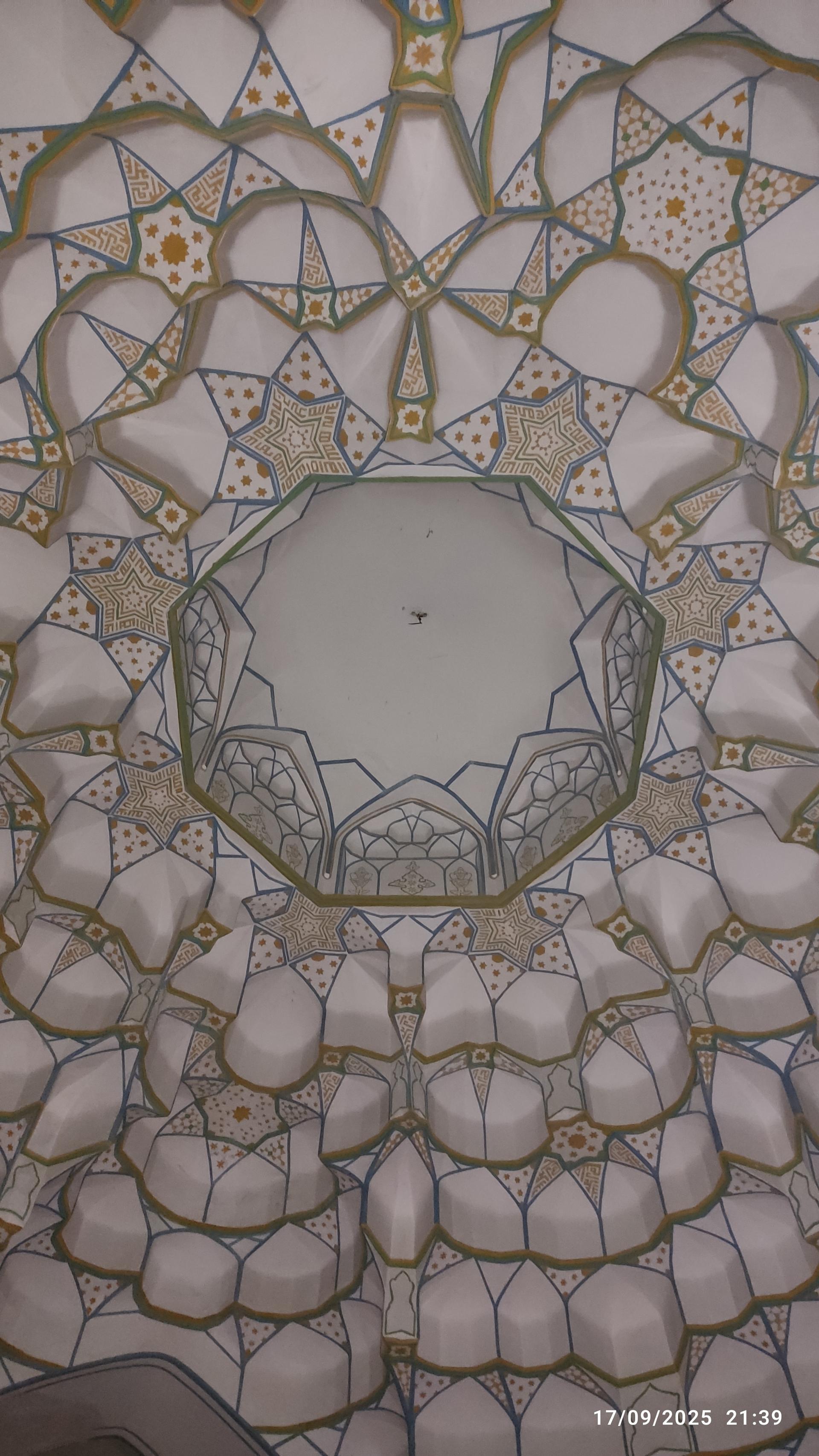 عکس تکیه مادر شازده