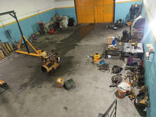 عکس تعمیرگاه ماشین آلات راهسازی ایزی 