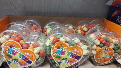 عکس فروشگاه تنقلات خوشمزه 