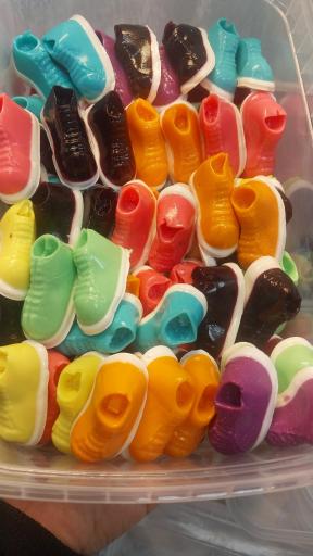 عکس فروشگاه تنقلات خوشمزه 